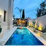Sabor Villa Targa Garden -Only Family