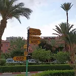 Riad A Marrakech Dans La Residence Touristique Al Qaria Assiyahia