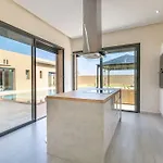 Villa Sanna, Elegante Avec Piscine Chauffee, Jeux