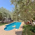 The Entire Villa 1800 1 Bungalow In Marrakech
