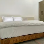 Villa Avec Piscine, Jardin Et Parking Prive Situee A 10 Minutes Du Centre De Marrakech - Ark Realty