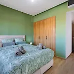 Residence Privee, Piscine, Av M6