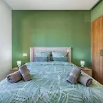 Residence Privee, Piscine, Av M6
