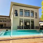 Villa Gatsby A Seulement 15 Minutes De Marrakech - Ark Realty