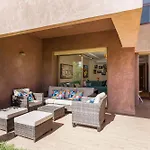 Apart Confort Front Pool-Garden