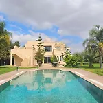 Splendide Villa De Luxe Privatisee Avec Cuisiniere - Piscine Chauffee - Jacuzzi & Hammam