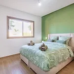 Residence Privee, Piscine, Av M6