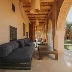 Villa Le Perroquet Bleu
