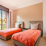 Magnifique Villa De 320 M2 Avec 2 Piscines