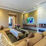 Villa 751, Villa D\'Architecte, Cuisiniere, Piscine Chauffee Et Services