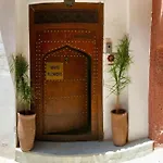 Riad White Flowers