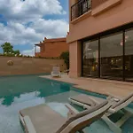Villa Nelya