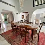 Villa Avec Piscine Privatisee A La Palmeraie