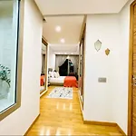 Appartement Luxueux Avec Vue Panoramique Sur L\'Atlas Au Centre De Marrakech