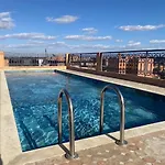 App. Traversant Au Gueliz + Piscine Sur Le Toit