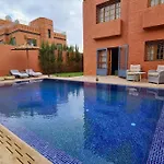 Belle Villa Duplex Avec Piscine