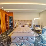 Villa Beverly Hills-Luxury Home