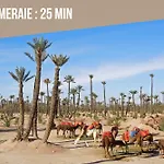 Magnifique Appartement Moderne De 2 Chambres Avec Piscine A 10 Min Du Centre De Marrakech