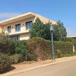 H Amelkis