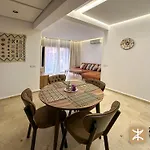 Premium Amazigh 2Br Flat - Balcony & Pool Access