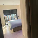 Appartements Avec Piscine 2 Chambre Salon Piscine Toilette Salon Cuisine Equipe