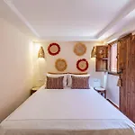 Riad Macan Exclusive And Trendy Chich Breakfast Incl