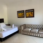 Villa Avec Piscine Privatisee A La Palmeraie