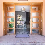 Escape To Luxury: 4 Bedroom Villa On Golf Course