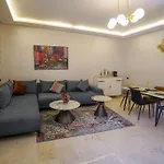Spacieux Et Luxueux Appartement