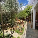 Ali\'S House