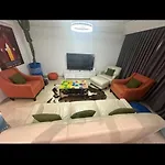Modern, Cozy Apt-Prime Location