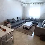 Appartement A Cote De L\'Aeroport Avec Climatisation Et Wifi