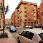 Quiet Two Bedroom Apartment 5 Min From The Airport