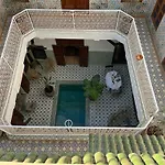 Riad Panthera, Medina