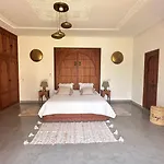 Villa Scil De Luxe, Piscine Chauffee, 3 Suites, Hamam, Jacuzzi Exterieur, Salle De Sport, Vue Sur L\'Atlas, Parkings Prive, Pas De Vis A Vis !