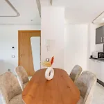 New! Appt Riad Garden, Piscine & Wifi & Parking