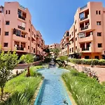 Appartement Confortable Avec 5 Piscines