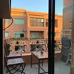 logement booking piscine prés jamaa elfna