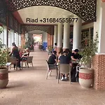 Riad Nezha Avec Jacuzzi Et 3 Piscines Au Coeur De Marrakesh