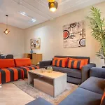 Charming Two Bedrooms Flat With Pool And Parking