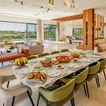 Villa Talia, Luxury Stay, Golf & Lake View