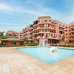 Deluxe Apartment - Premium Village