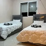 Cozy Apartment Near Airport