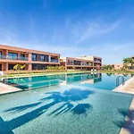 Cute Place For Couple In Love - Pool