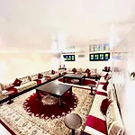 Medley Luxury Villa - Parking, Wifi & Piscine