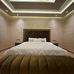 Villa 5 Suites A Targa