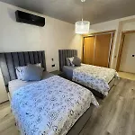 Modern 2 Bedrooms Apartment