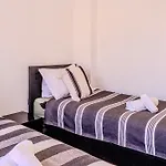 Luxury Villa With Pool, Garden & Gated Security