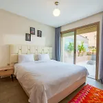 Spacious Luxury Apartment With Heated Pool Center