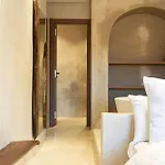 Suite Luxueuse Avec Baignoire Ouverte